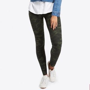 Spanx Look At Me Now Camo Legging XL